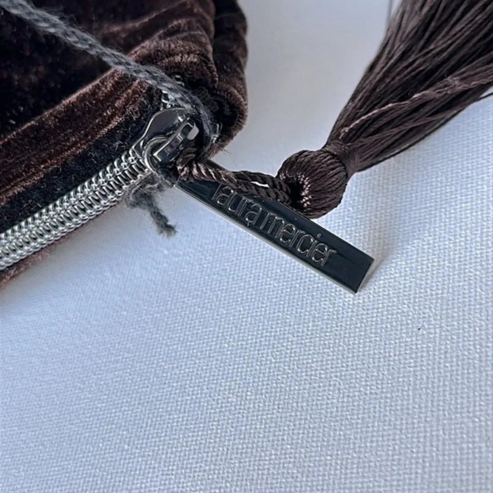NEW LAURA MERCIER Brown Velvet Tassel Cosmetic Case Bag Brown velvet